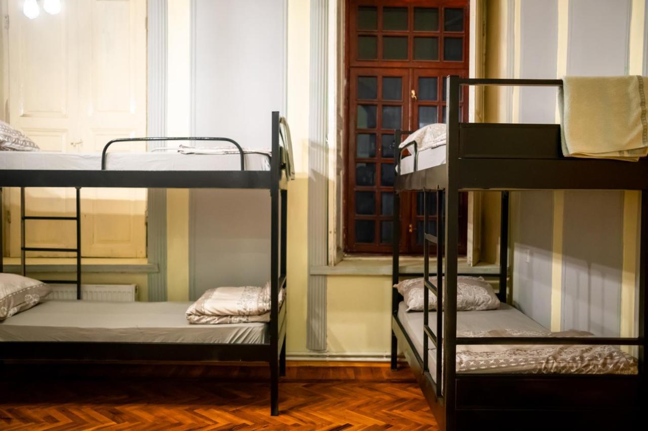 Flora Music & Art Hostel Баку Екстер'єр фото