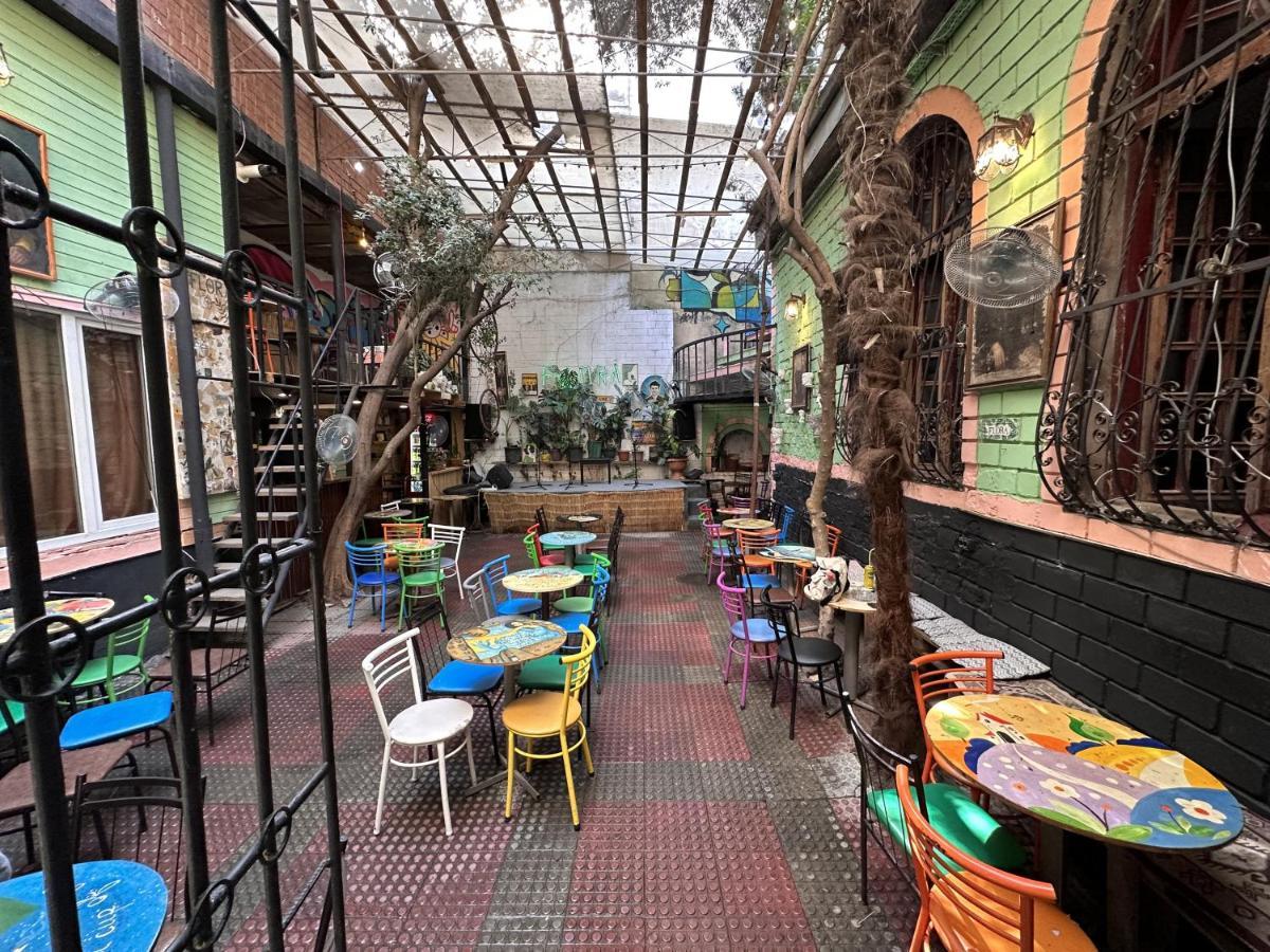 Flora Music & Art Hostel Баку Екстер'єр фото