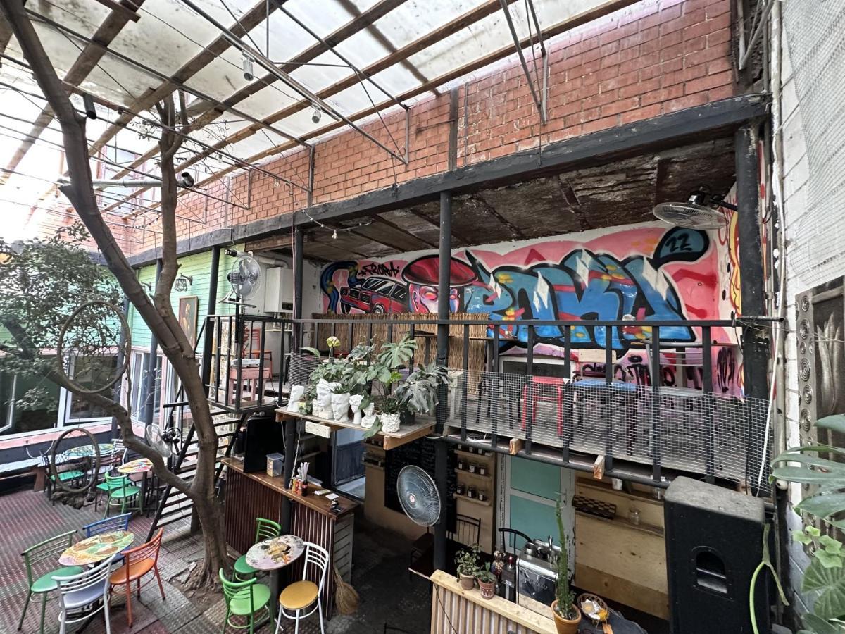 Flora Music & Art Hostel Баку Екстер'єр фото